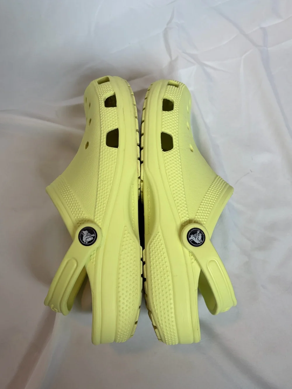 CROCS Classic Clog in Light Lime